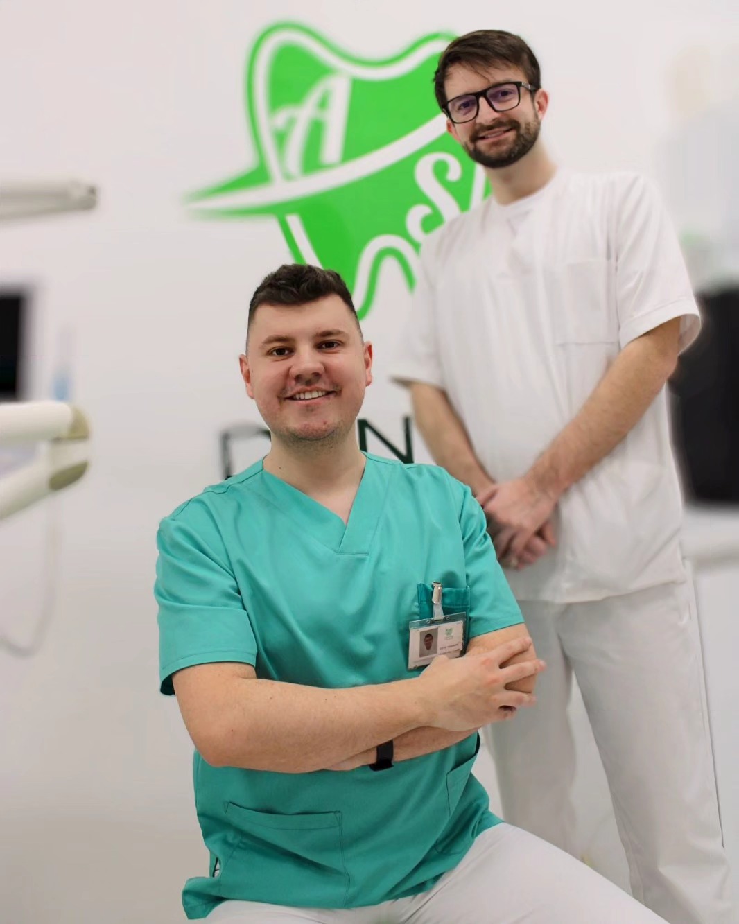 Dr. Asif Hasanović i dr. Ermin u ordinaciji AS Dental